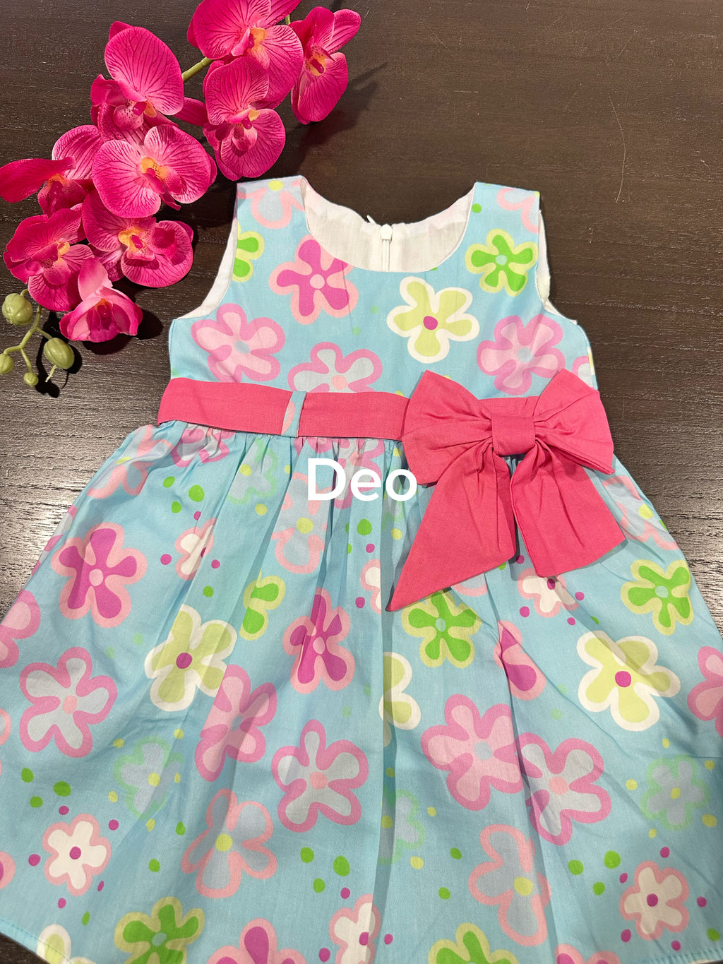 Pink bow with daisy flowers frock